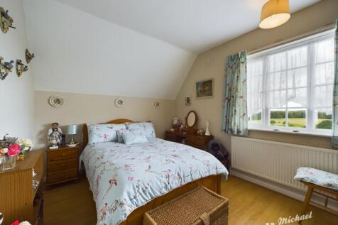 CAM02773G0-PR0132-STILL001