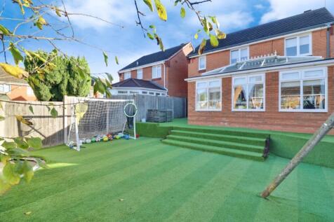 Back garden - EweMove Cannock