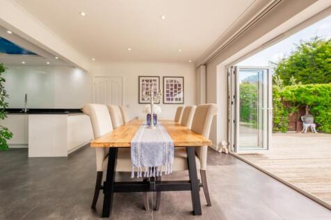 Open-Plan Lounge/Dining Room