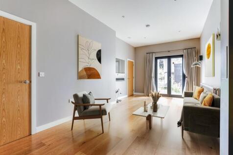 London, E8 - property photo