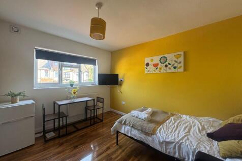 ROOM - Fernbank A...