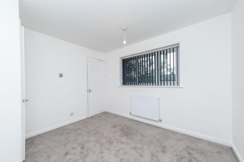 Leeds, LS10 photo 3