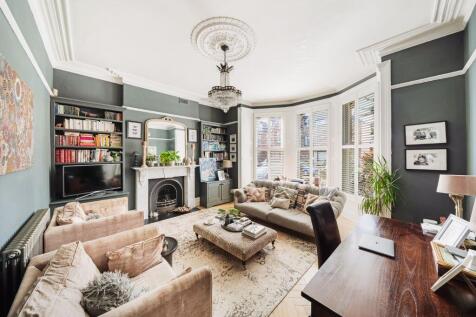 5 bed, 3 bath Detached in Bristol - Photo 7