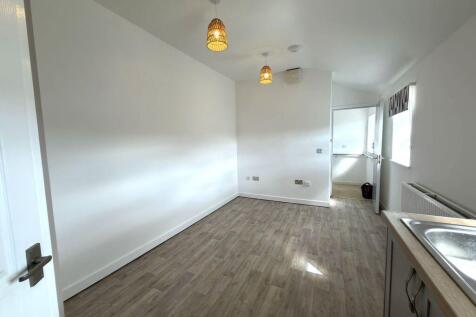 Studio Room