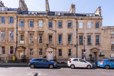 Ground Floor Maisonette, 46 Rivers Street-3.jpg