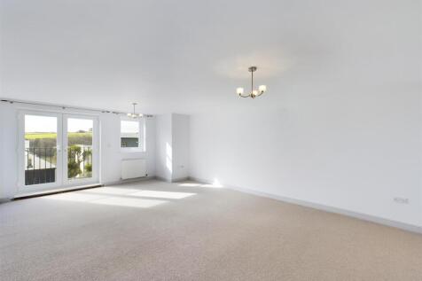 2 Pentire Mews Lounge