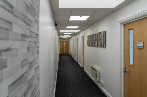 Office to rent Image 3