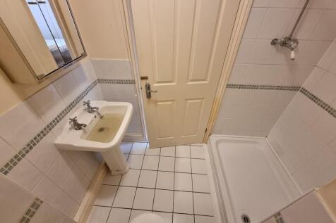 Basement Flat, 3 Clarendon Square, Leamington Spa photo 4