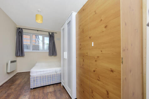 Ambassador Square, London, E14 photo 4