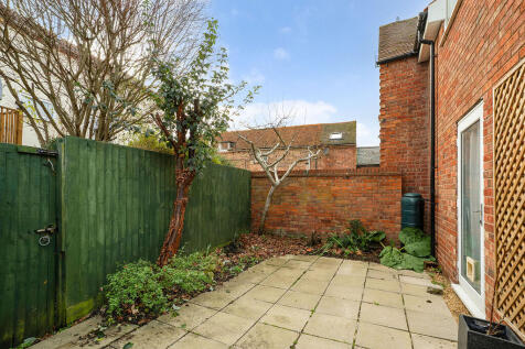 courtyard garden