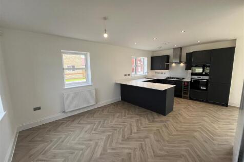 Kitchen, diner &amp; family room