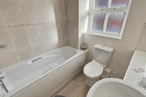 Hesper Road, Colchester, Essex photo 5