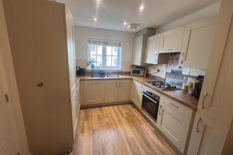 Kitchen 2.jpg