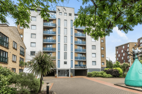 4 / 5 BEDROOM APARTMENT
