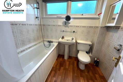 Moore Grove Crescent, Egham, Surrey photo 3