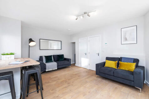 6-bed house on Burley Lodge Road, Leeds, £4,030/mo