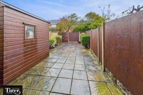 CAM02176G0-PR0739...