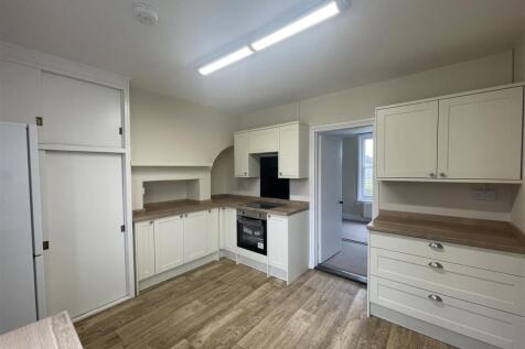 kitchen 1.jpg
