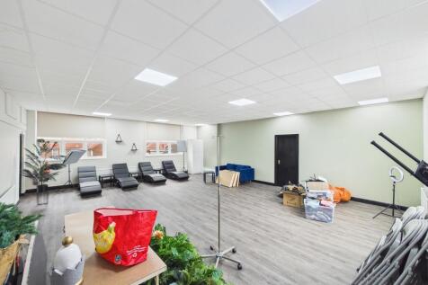 Office to rent Image 2