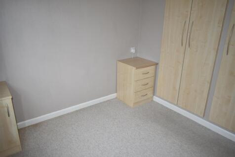 Bedroom 2.JPG
