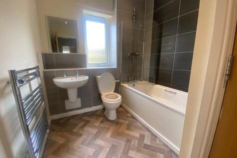 Raynville Walk, Bramley, Leeds photo 4