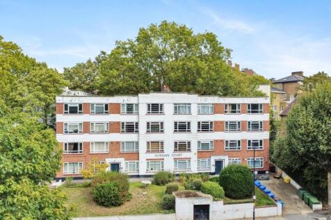 London, SE22 - property photo