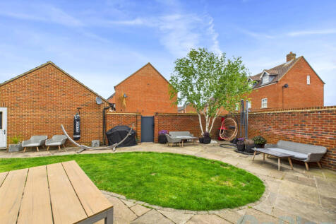 CAM04024G0-PR0029-STILL045