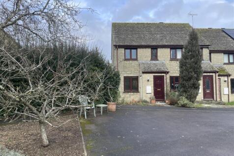 21 Short Hedges Close MAIN SHOT.JPG