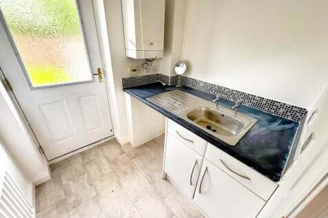 Parkedge Close, Leigh, Lancashire photo 4
