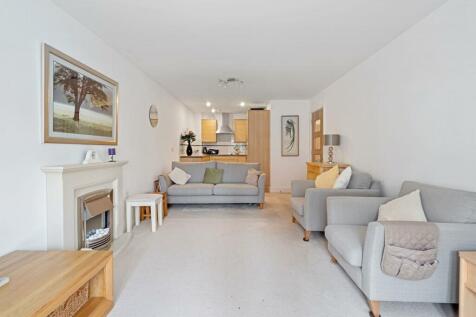 04-MCS-11 Clarence Court-1 (16)-medium.jpg