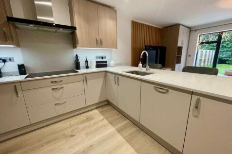 NEW ROAD, NORTHBOURNE (P07781) photo 5