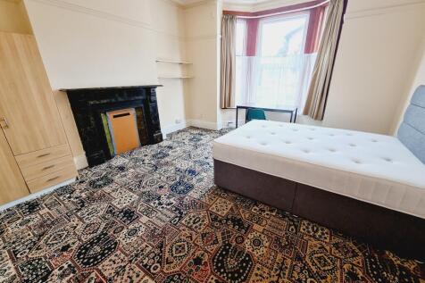 37 Claremont Road, Leamington Spa photo 5