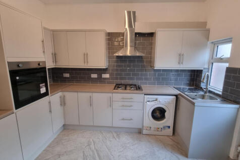 Holmfirth Street, M13 0NS photo 3