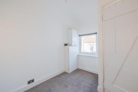 13 Station Rd-27.jpg