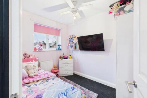 CAM03729G0-PR0179-STILL010