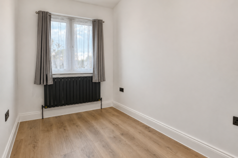 Wellwood Road, Ilford, Essex, IG3 photo 5