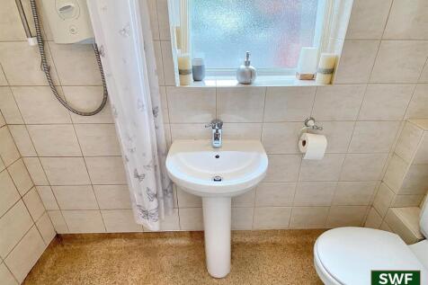 Gr floor shower room.jpg