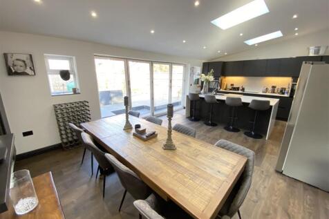 Lounge / dining / kitchen