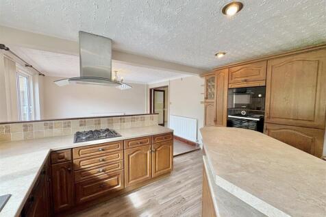4 Ashfield Road, Compton photo 3
