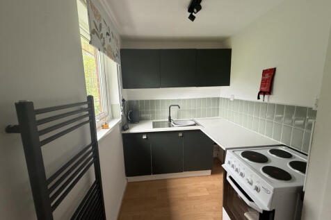 Welwyn Park Drive, Hull, North Humberside, HU6 photo 3