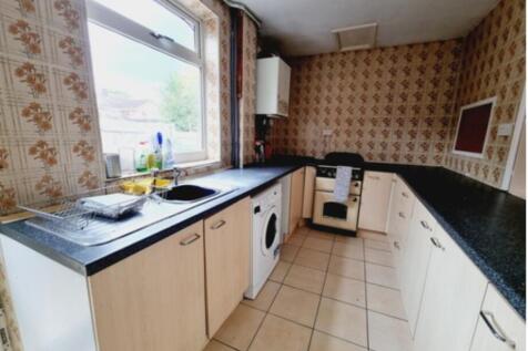 48 ALEXANDRA ROAD photo 2