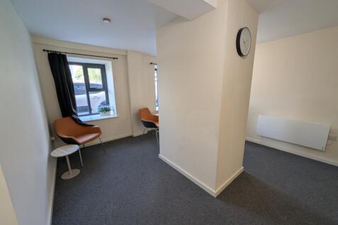 6 John William Street, Manchester, M30 photo 4