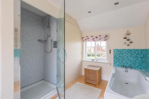 Principal Bedroom En Suite