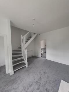 Kings Road, Ashton-Under-Lyne, OL6 photo 3