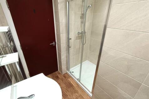 Bathroom (2) .jpg