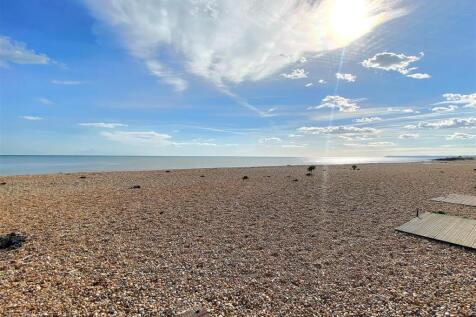 Beach Hut 77, De la Warr Parade - View2.jpg