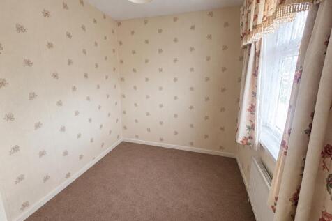 Sunningdale Road, Middlesbrough, TS4 3HZ photo 4