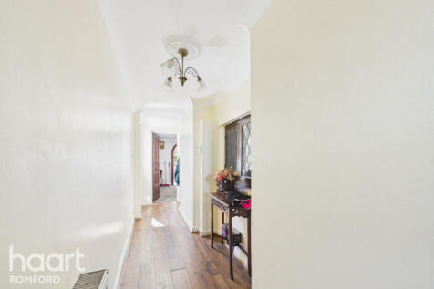 Romford, RM1 - property photo