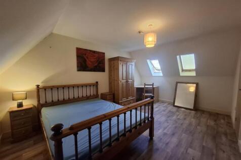 A Room in Foxley Place, Loughton, Milton Keynes photo 3