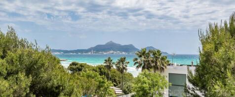 TOWNHOUSE IN PLAYA DE MURO WITH RENTAL LICENSE